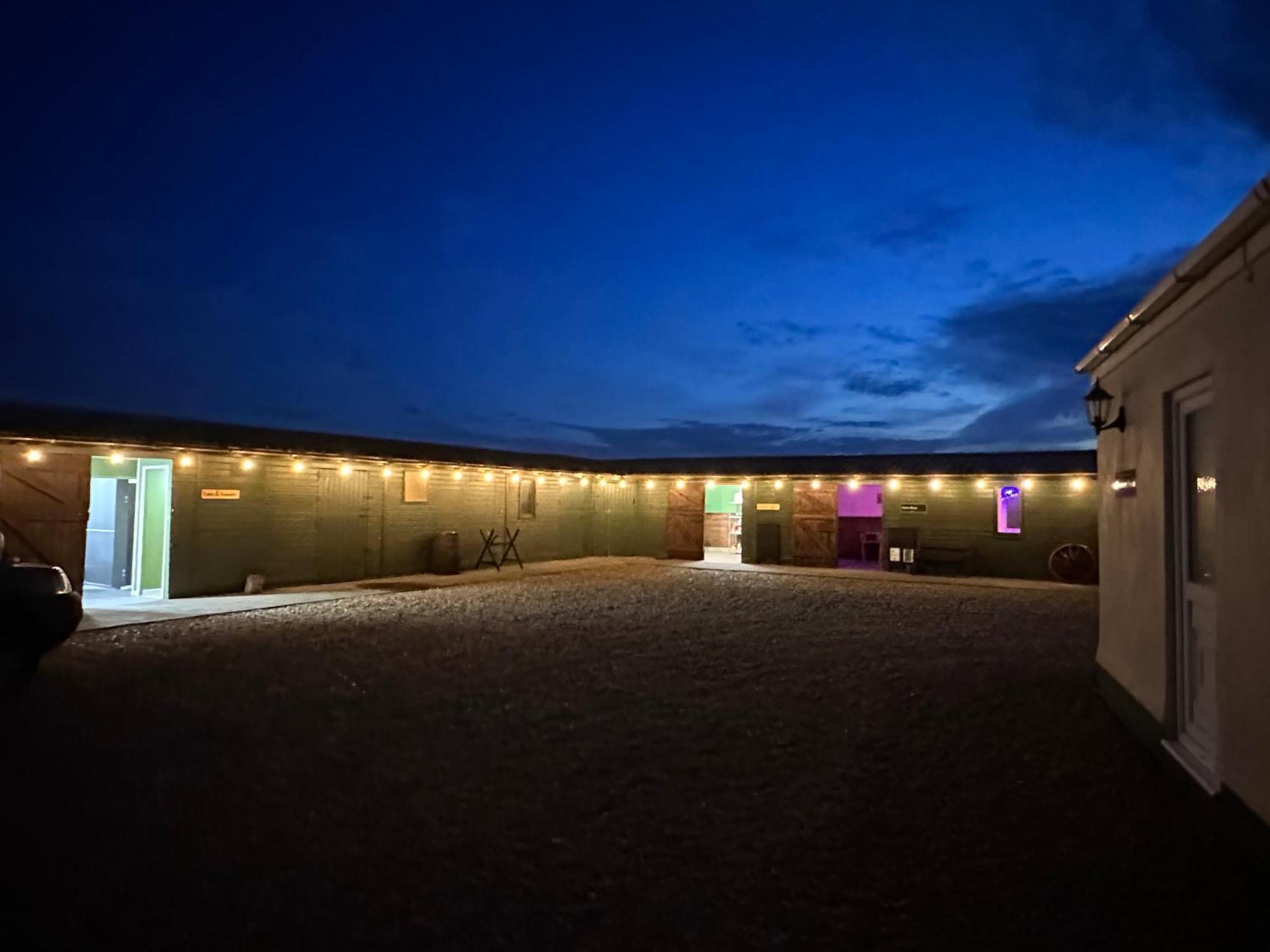 The Cow Shed Appartement Narberth Buitenkant foto